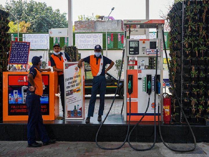 Workers at Petrol Pump as Lockdown commences in the country
